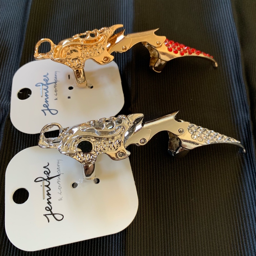 Claw rings